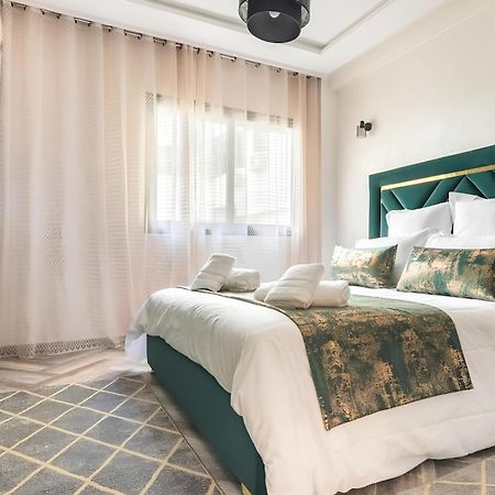 C-Appartement De Luxe Plein Centre De Gueliz Avec Piscine Parking Wifi Netflix Marrákes Kültér fotó