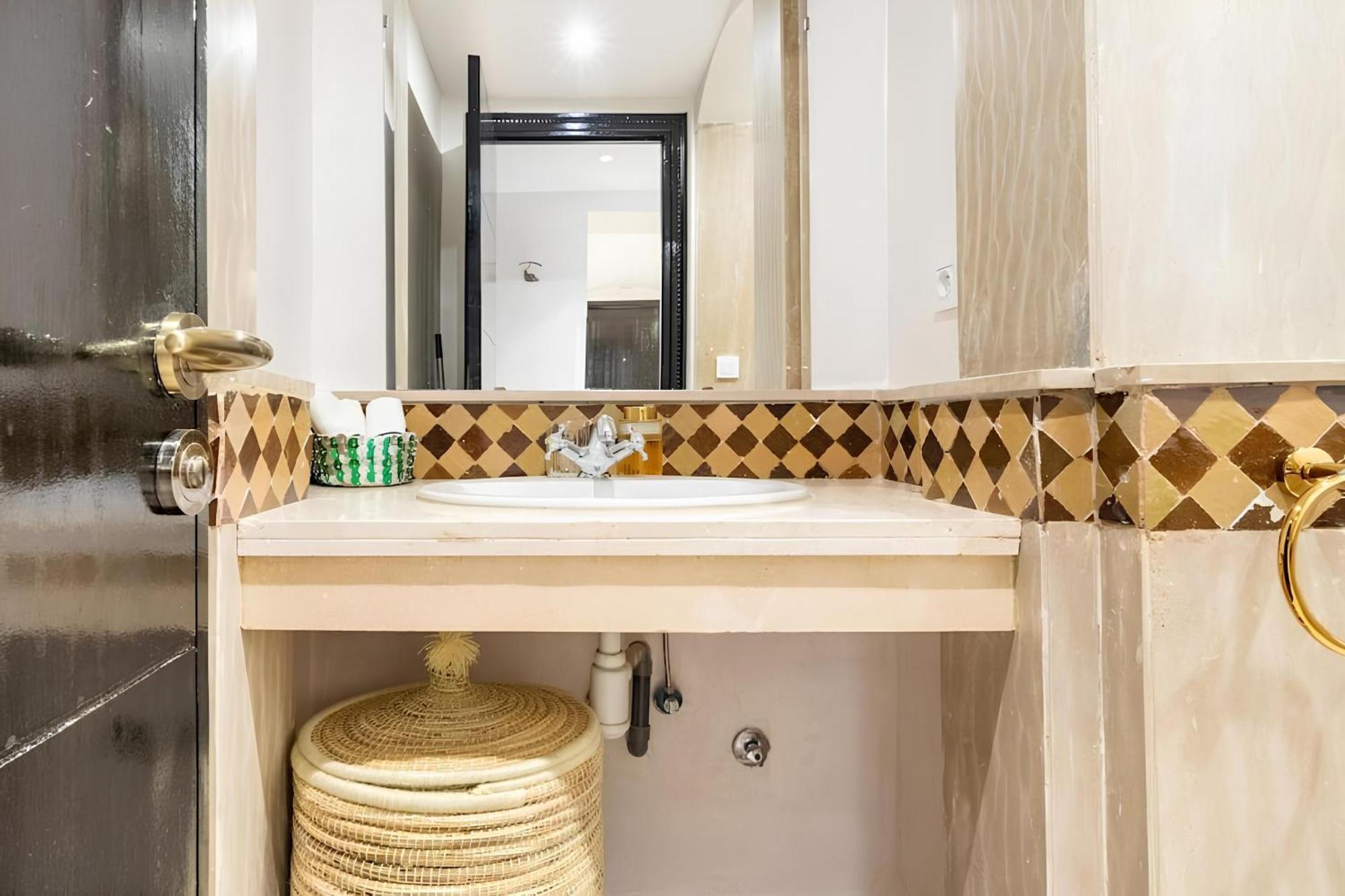 C-Appartement De Luxe Plein Centre De Gueliz Avec Piscine Parking Wifi Netflix Marrákes Kültér fotó