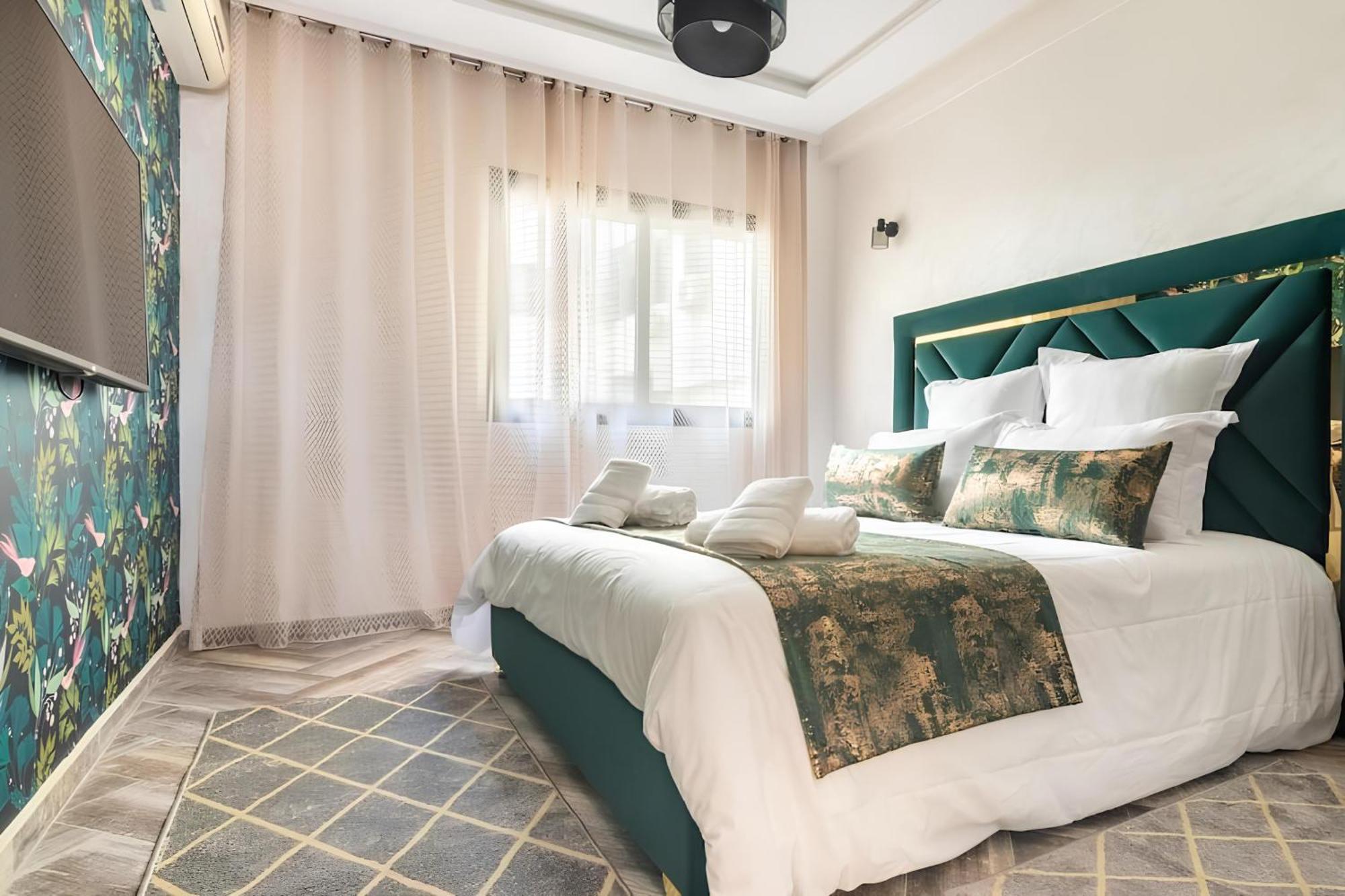 C-Appartement De Luxe Plein Centre De Gueliz Avec Piscine Parking Wifi Netflix Marrákes Kültér fotó